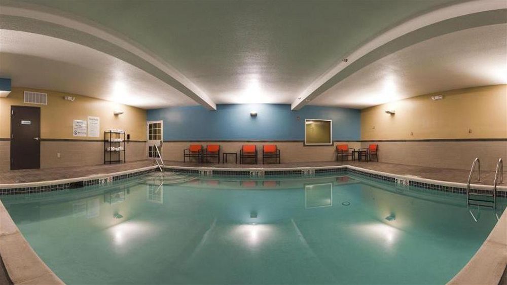 Holiday Inn Express Hotel & Suites North Kansas City By Ihg Экстерьер фото