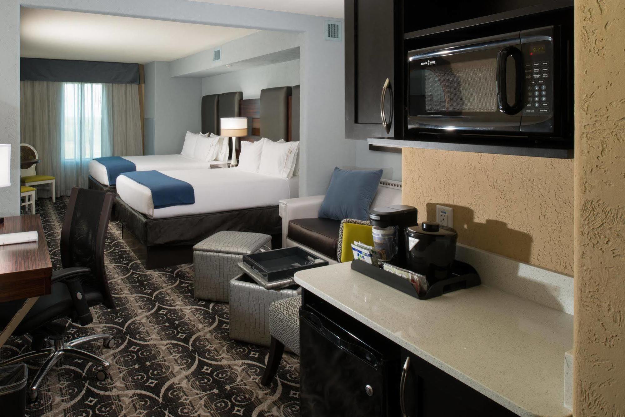 Holiday Inn Express Hotel & Suites North Kansas City By Ihg Экстерьер фото