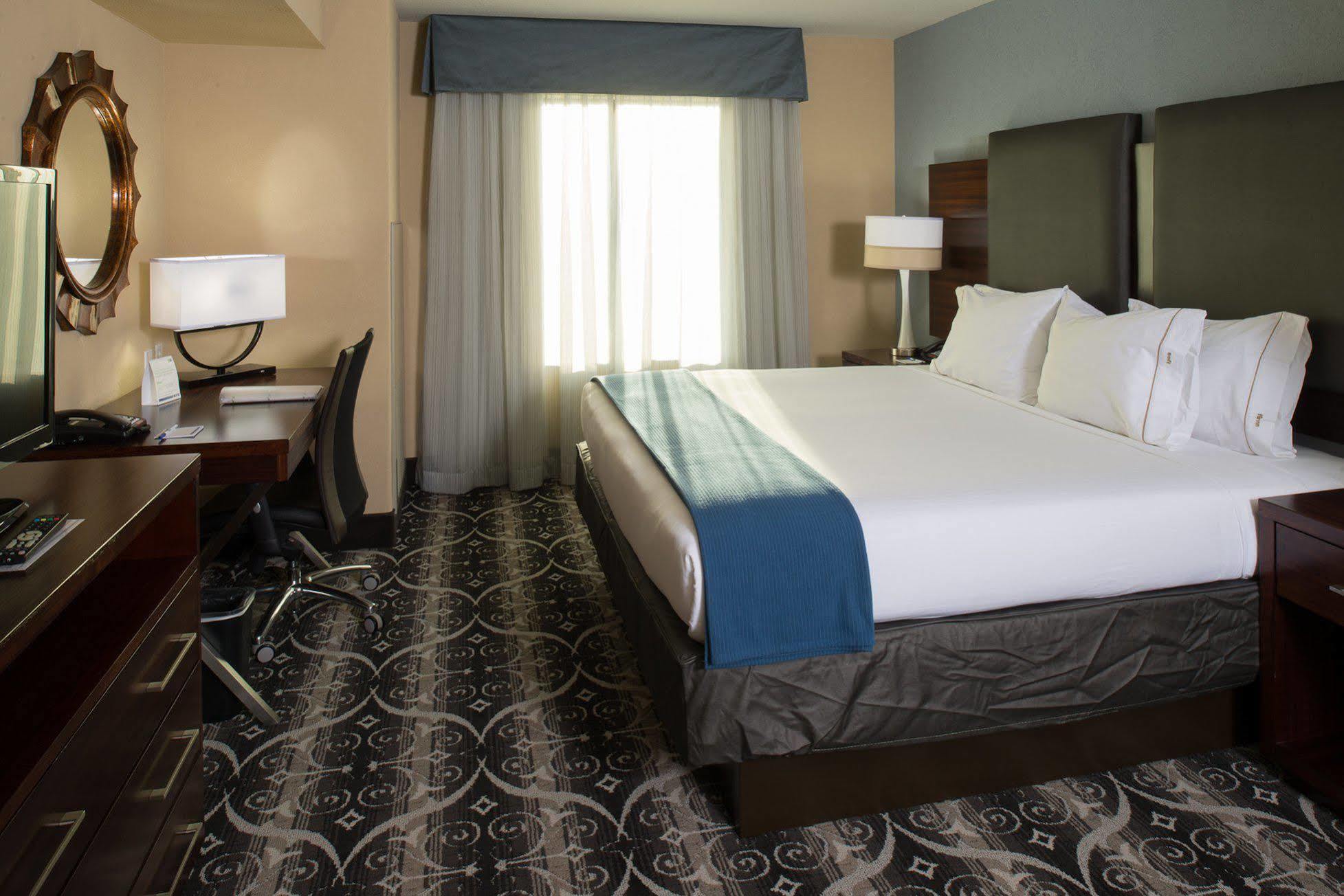 Holiday Inn Express Hotel & Suites North Kansas City By Ihg Экстерьер фото
