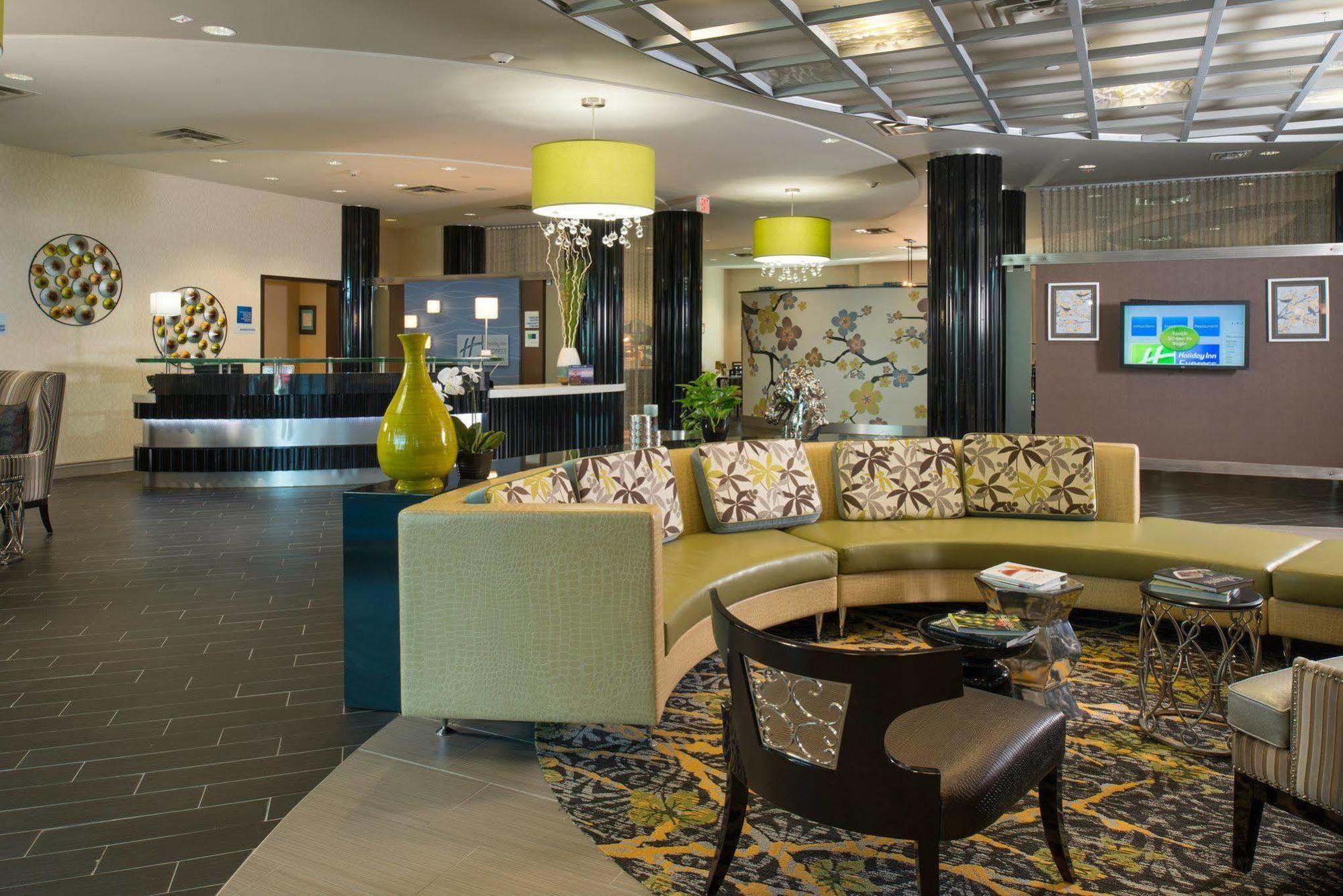 Holiday Inn Express Hotel & Suites North Kansas City By Ihg Экстерьер фото