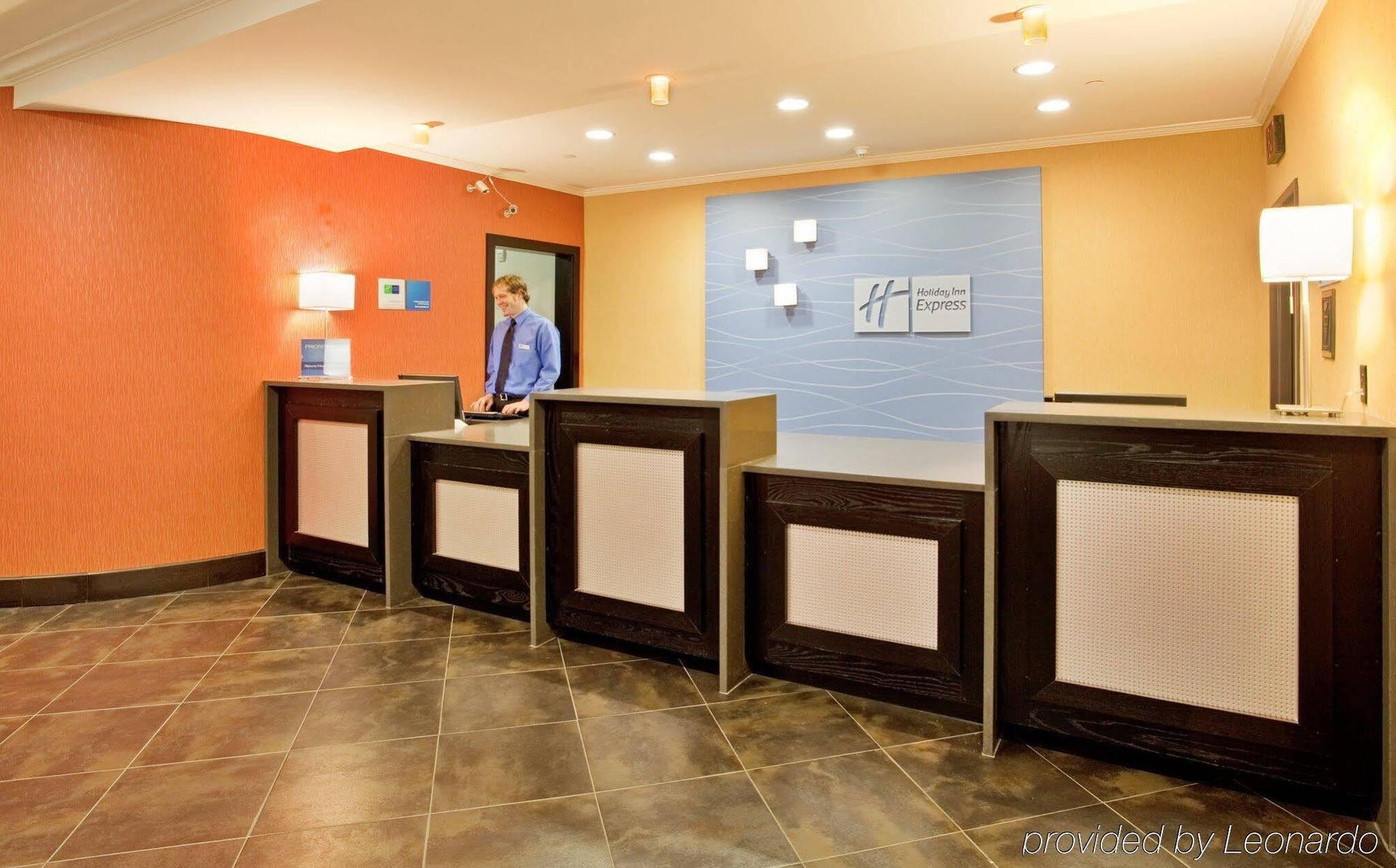 Holiday Inn Express Hotel & Suites North Kansas City By Ihg Экстерьер фото
