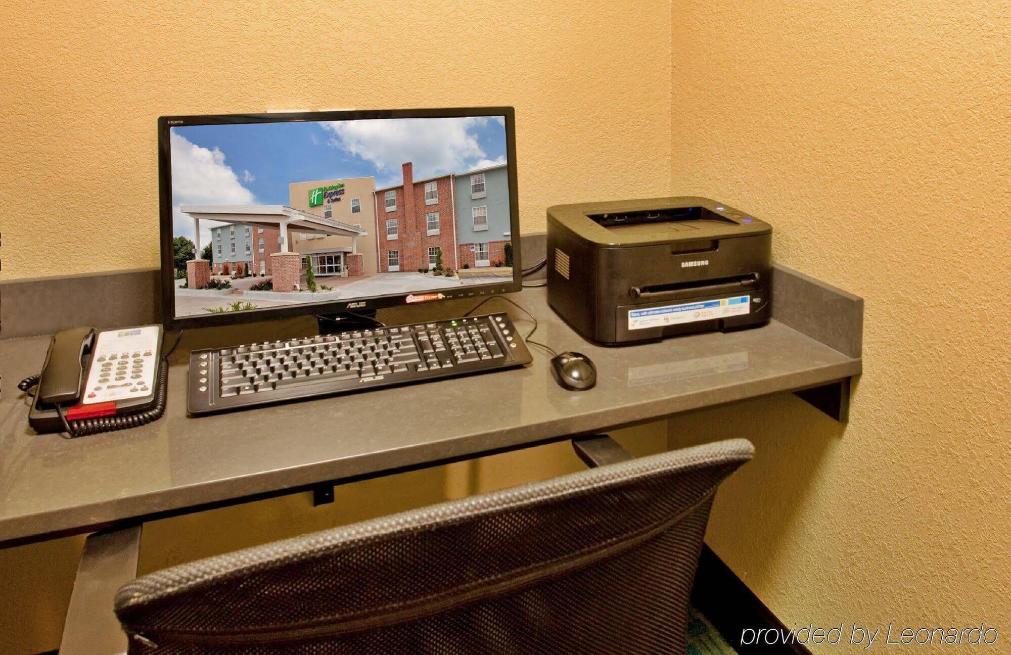 Holiday Inn Express Hotel & Suites North Kansas City By Ihg Экстерьер фото