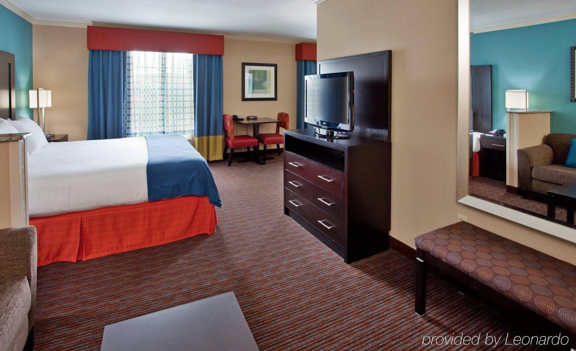 Holiday Inn Express Hotel & Suites North Kansas City By Ihg Экстерьер фото