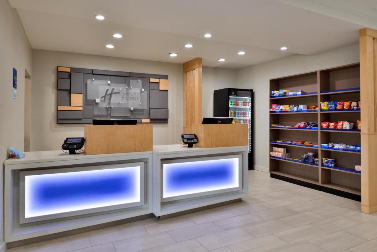 Holiday Inn Express Hotel & Suites North Kansas City By Ihg Экстерьер фото