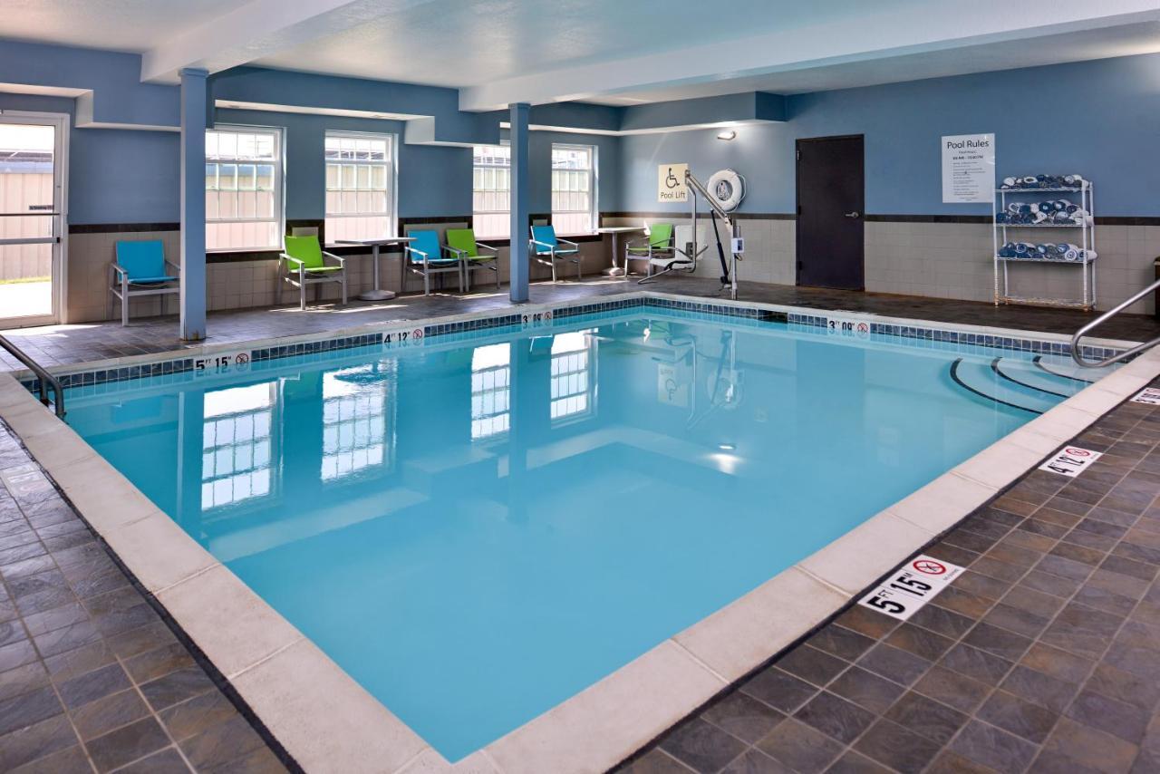 Holiday Inn Express Hotel & Suites North Kansas City By Ihg Экстерьер фото
