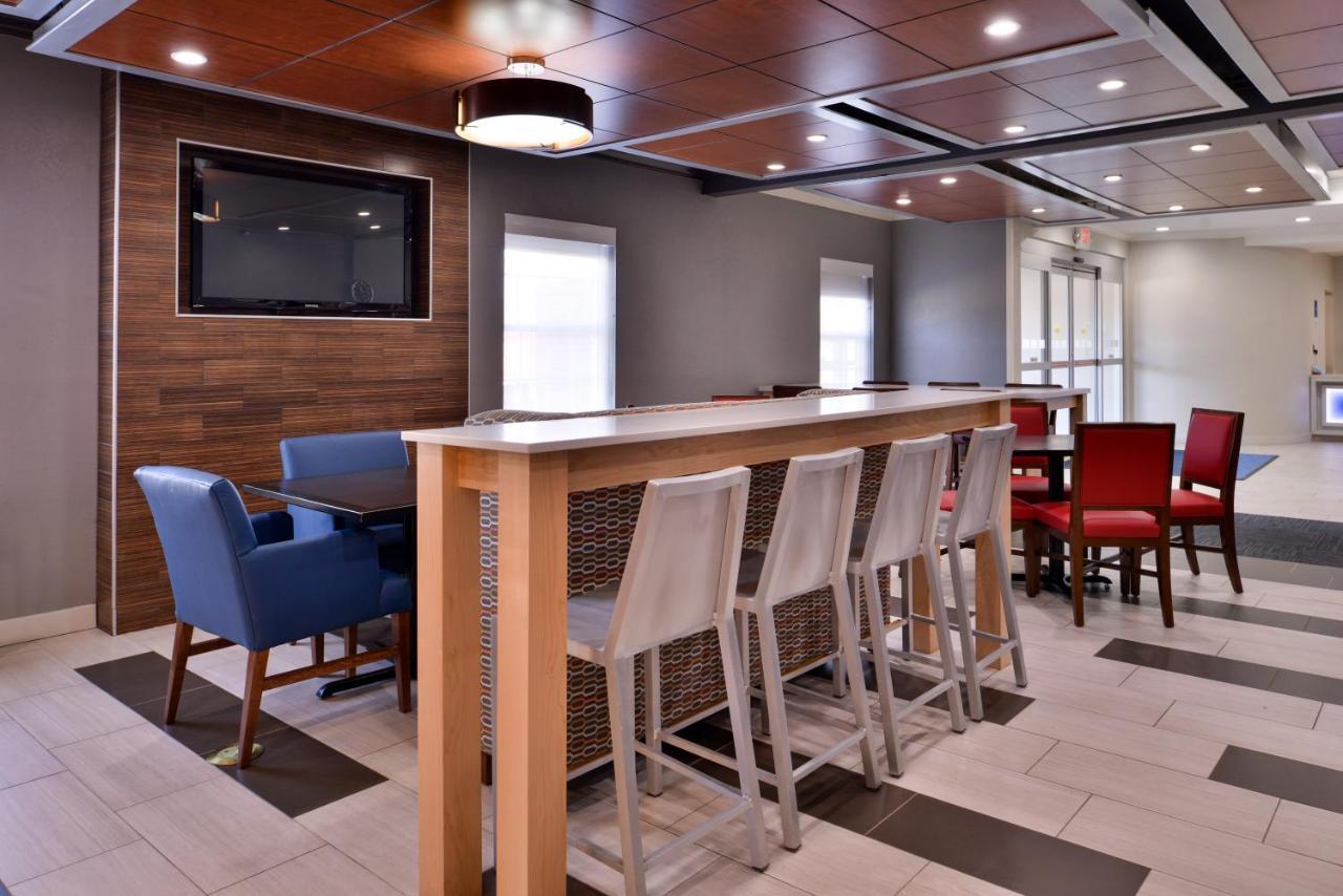 Holiday Inn Express Hotel & Suites North Kansas City By Ihg Экстерьер фото