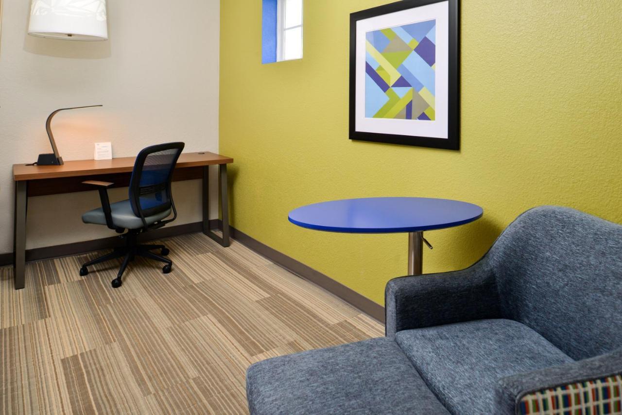 Holiday Inn Express Hotel & Suites North Kansas City By Ihg Экстерьер фото
