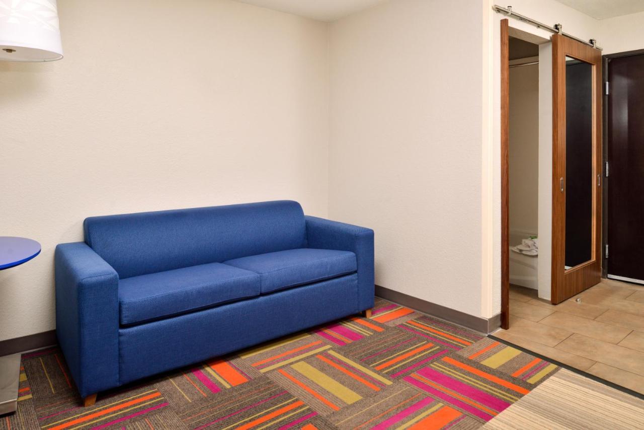 Holiday Inn Express Hotel & Suites North Kansas City By Ihg Экстерьер фото