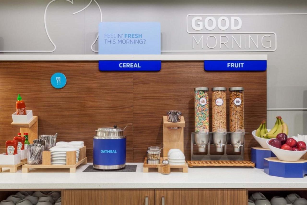 Holiday Inn Express Hotel & Suites North Kansas City By Ihg Экстерьер фото