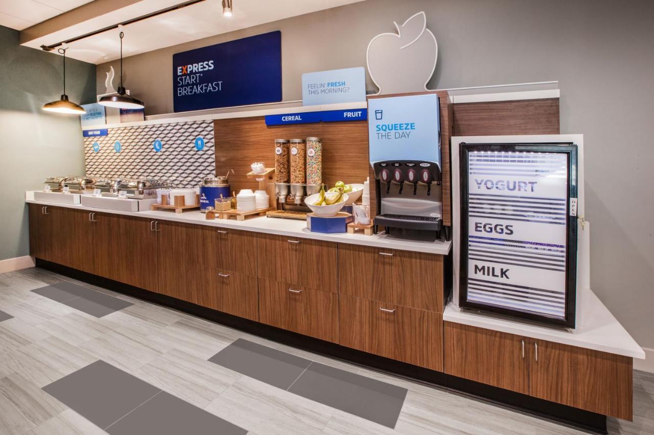 Holiday Inn Express Hotel & Suites North Kansas City By Ihg Экстерьер фото